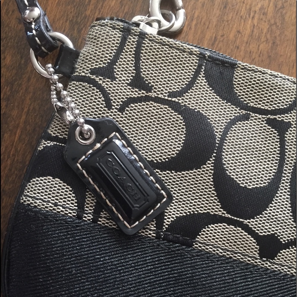 EUC Coach Wristlet